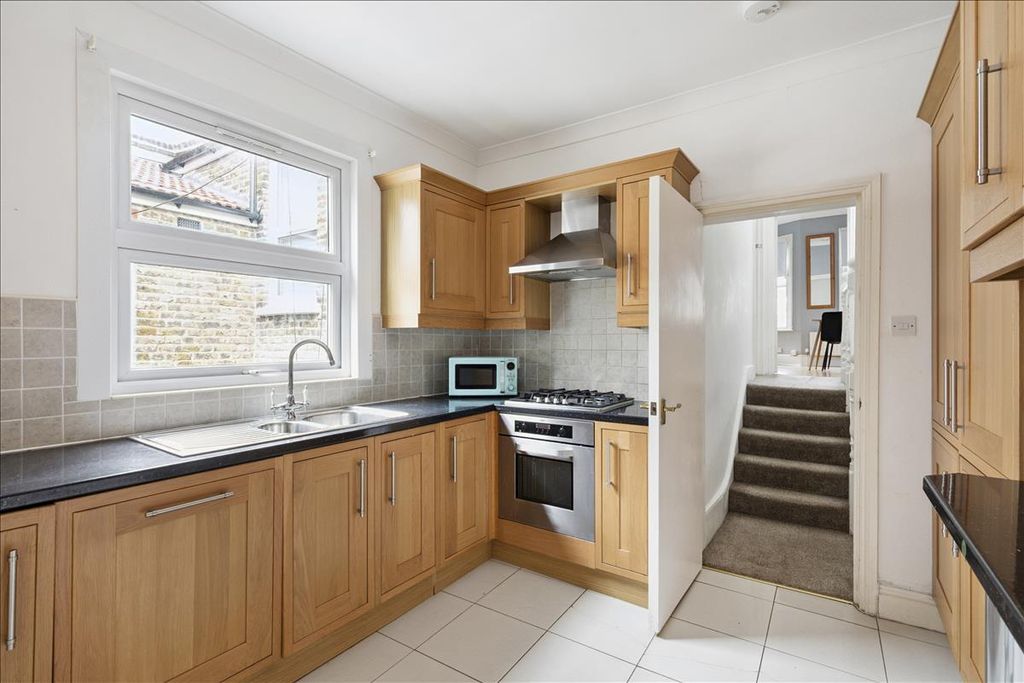 Property photo 3 of 12