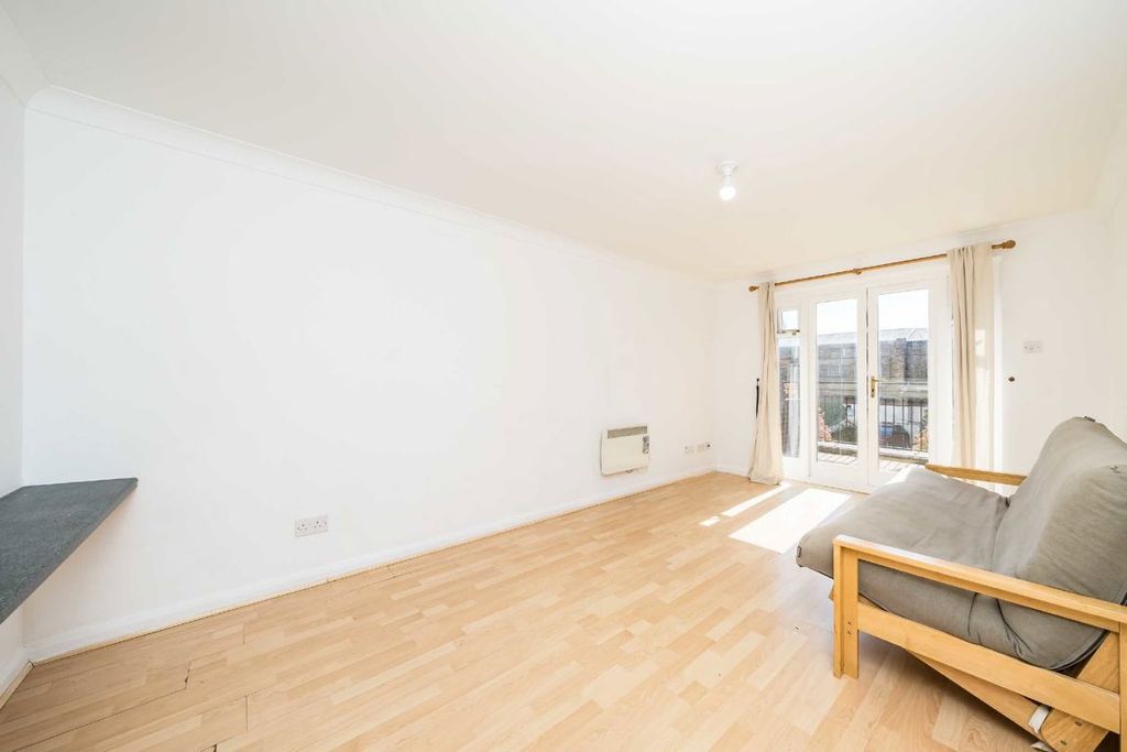 Property photo 3 of 7
