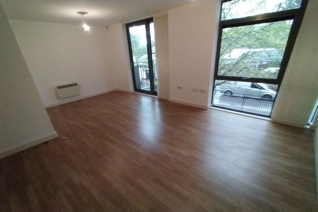 Property photo 1 of 6 (Main)