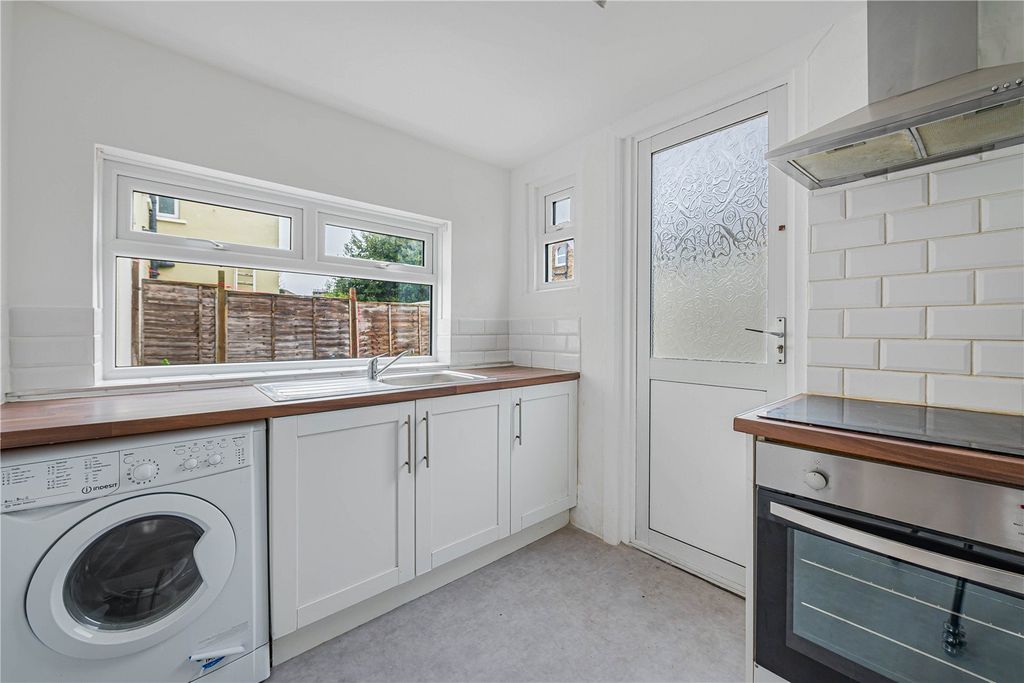 Property photo 3 of 12 Picture No. 16