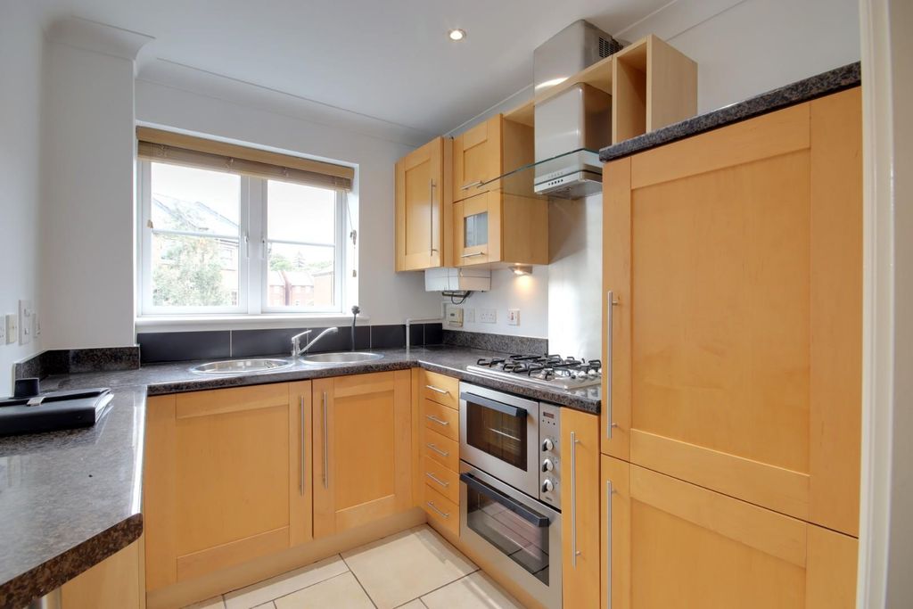Property photo 2 of 9 Kitchen