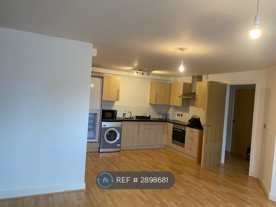 Property photo 2 of 11 Kitchen