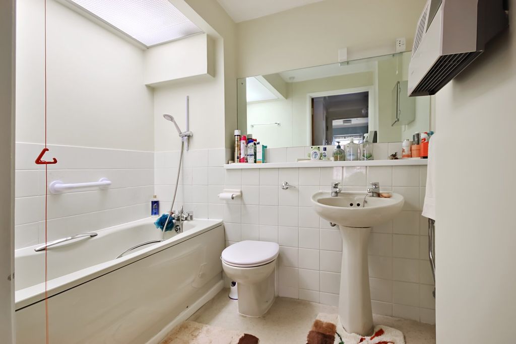 Additional image 4 of 2 bed flat for saleFairfield Road, East Grinstead RH19