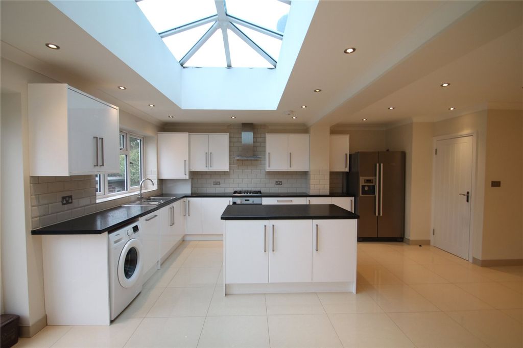 Property photo 1 of 17 Picture No. 32