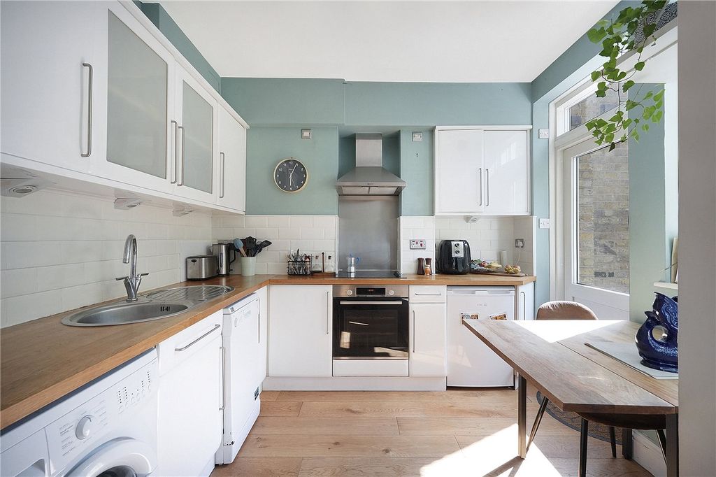 Property photo 2 of 11 Picture No. 07