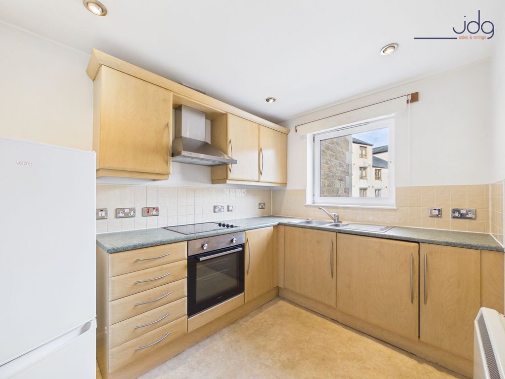 Property photo 3 of 12 Kitchen