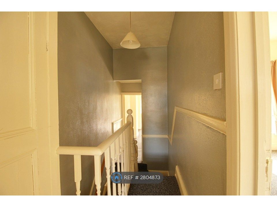 Property photo 2 of 6 Landing
