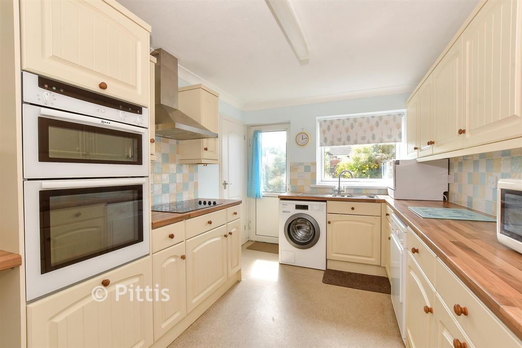 Property photo 1 of 12 Kitchen