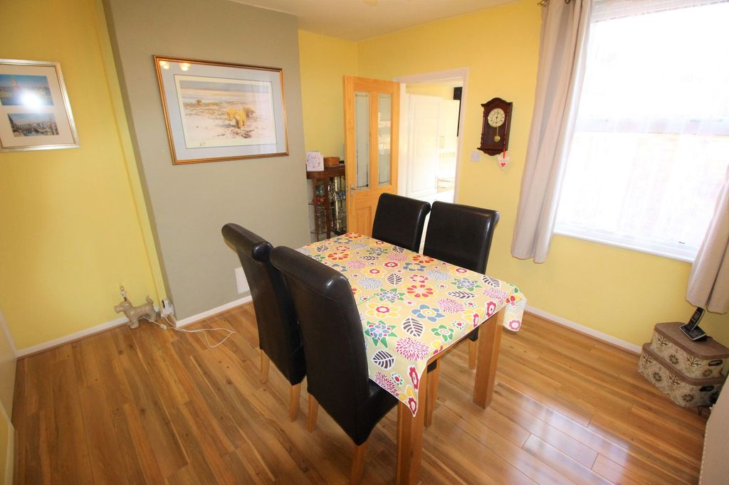 Property photo 2 of 7 Lounge