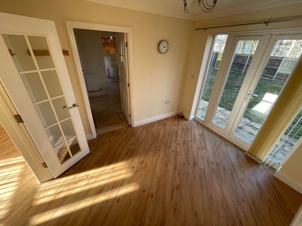 Property photo 3 of 16 Dining Room