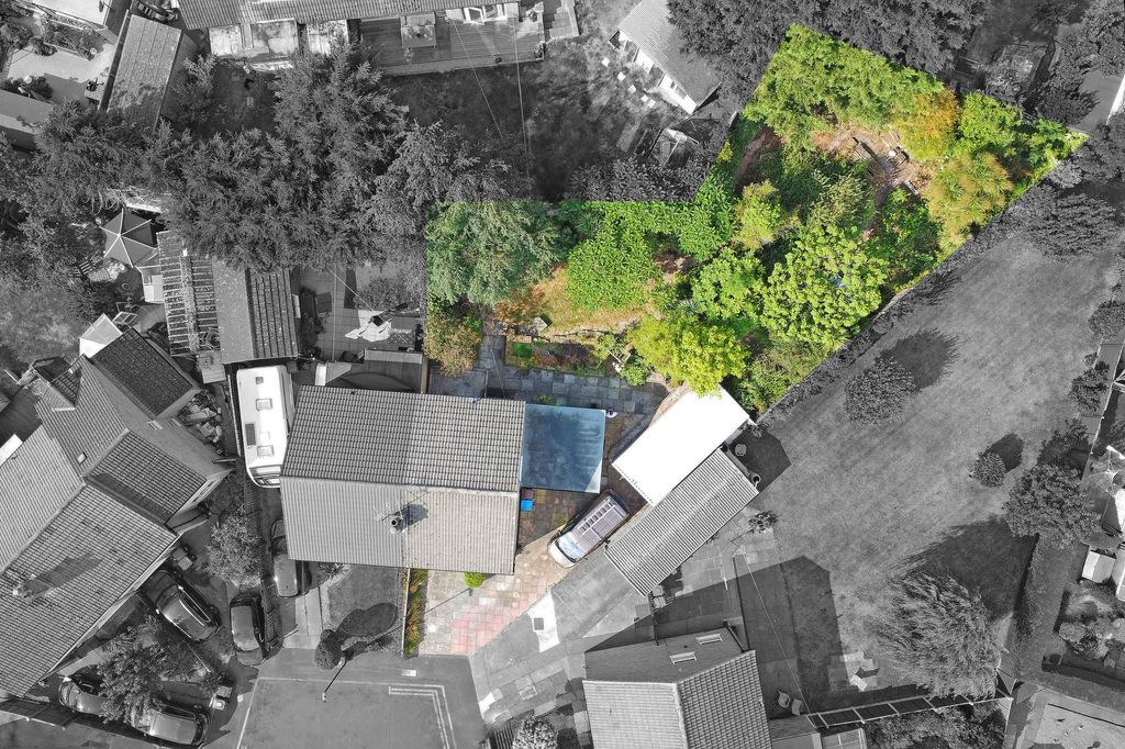 Property photo 2 of 20