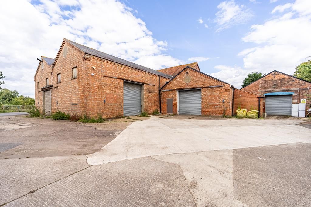 Property photo 3 of 13 Kingsway Tyres (Hubberts Bridge)-6.Jpg
