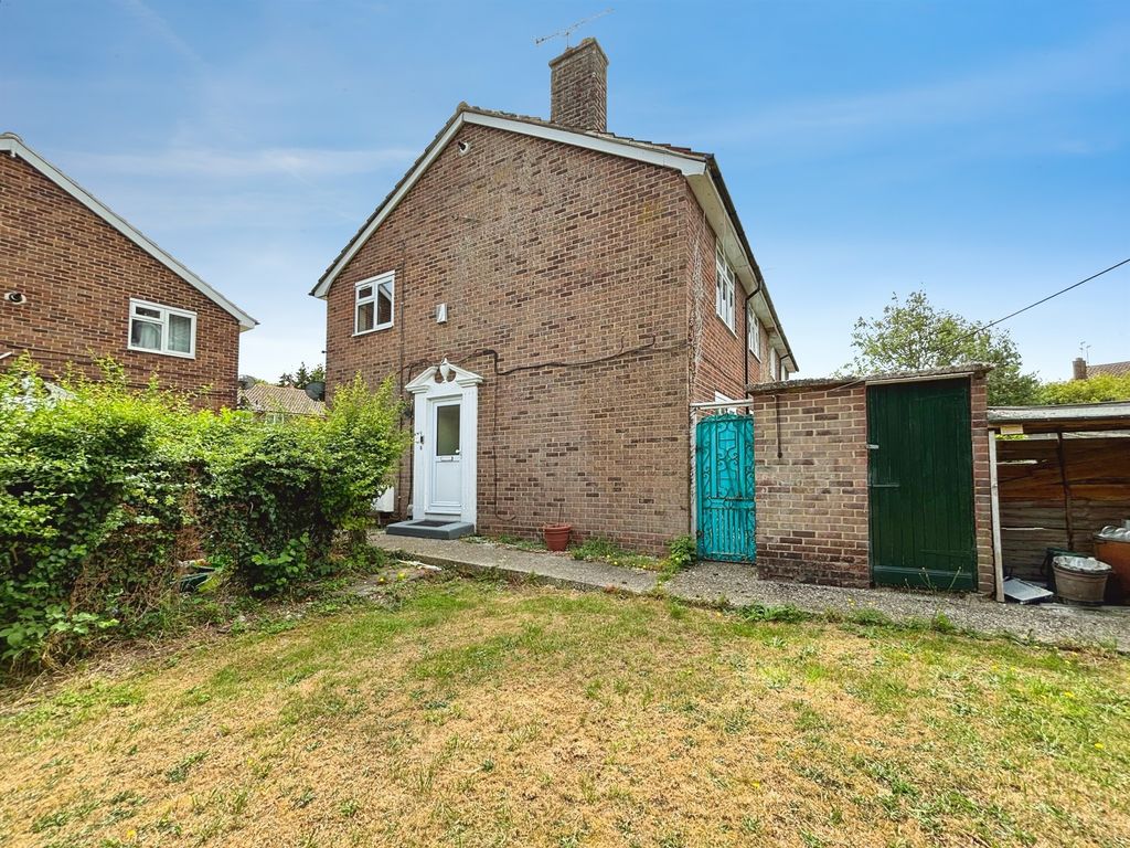 2 bed maisonette for saleChester Place, Basingstoke RG21