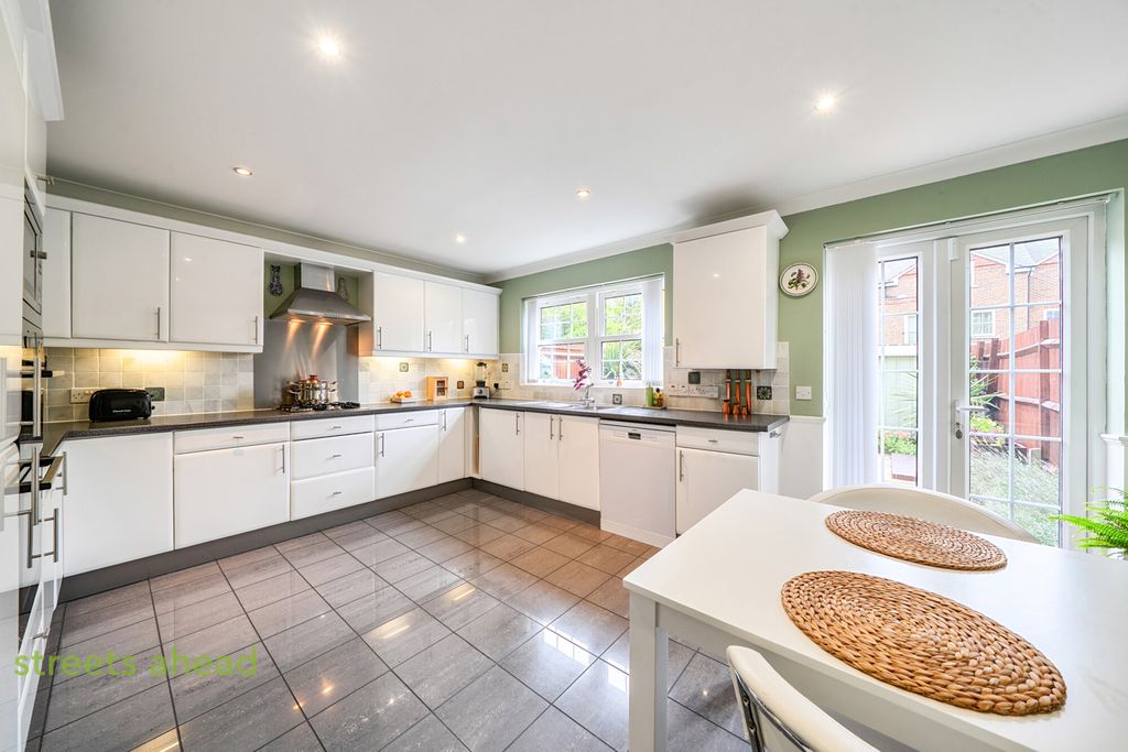 Property photo 2 of 20 634d151A-Db38-40E...