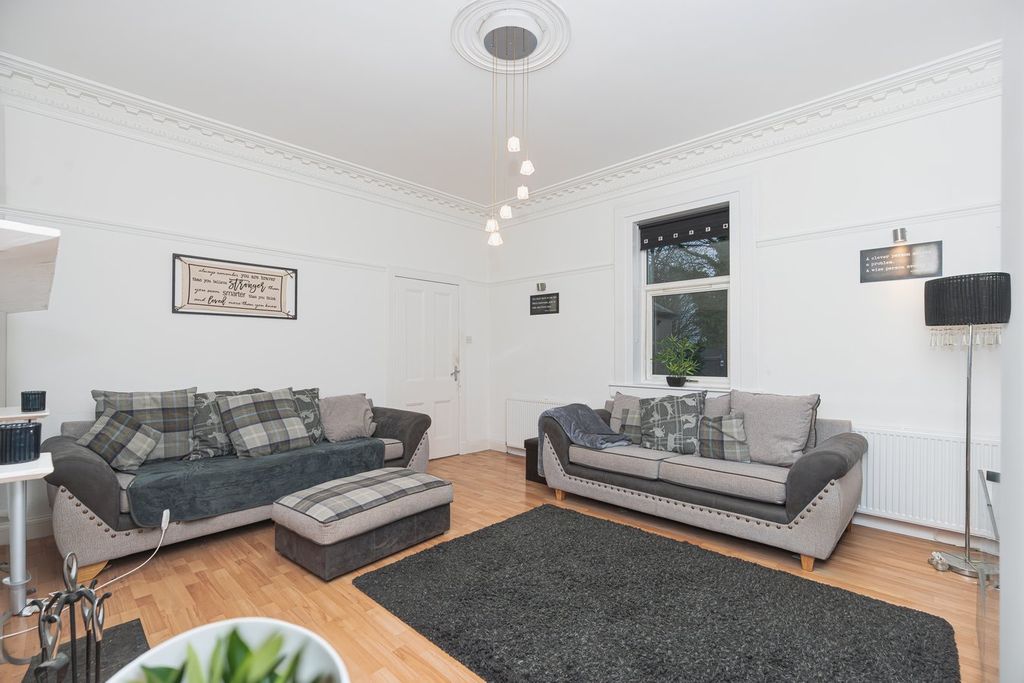 Property photo 3 of 28