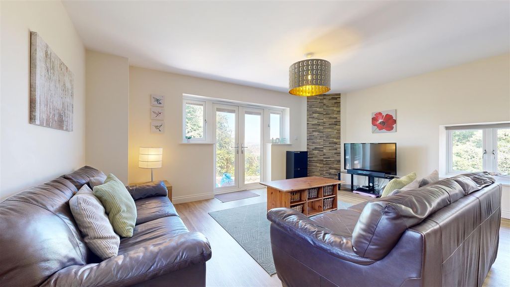 Property photo 3 of 11 07012024_171514.Jpg