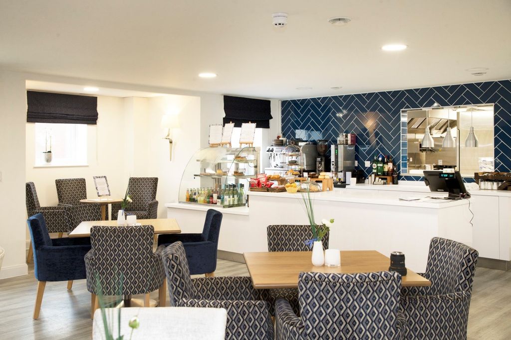 Property photo 3 of 12 Bistro