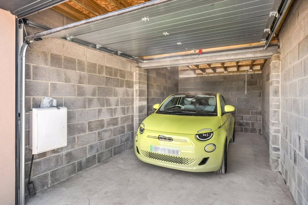 Property photo 2 of 6 Picture No. 36