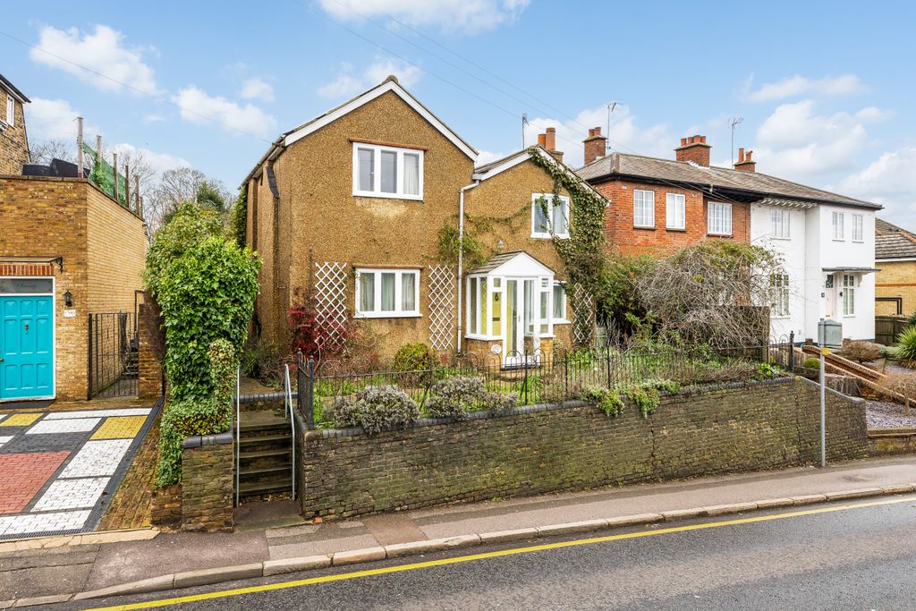 Property photo 1 of 25