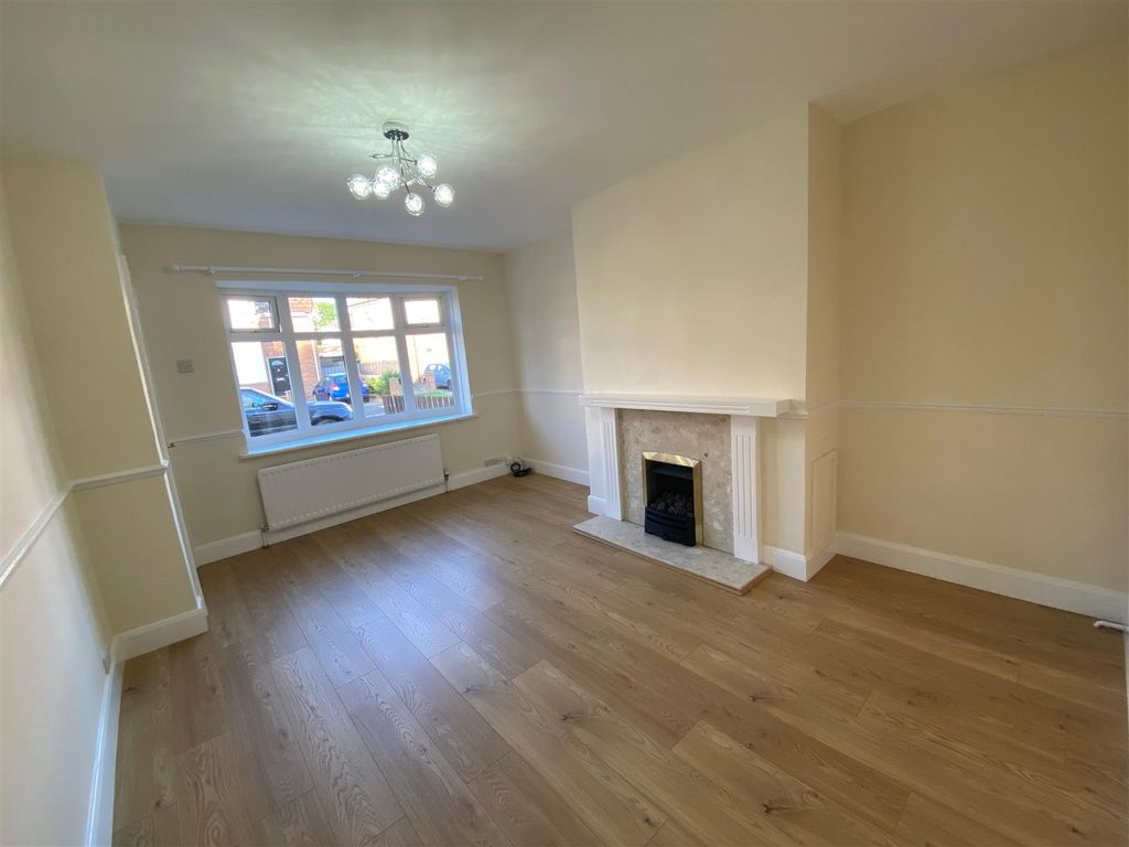 Property photo 2 of 10 Living Room