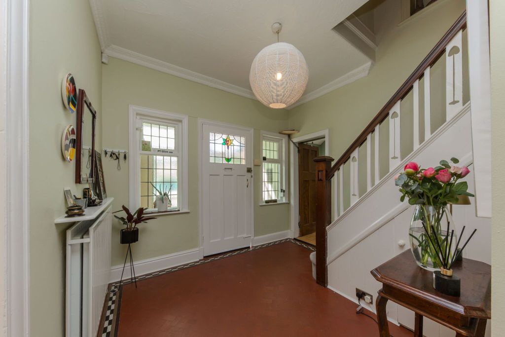 Property photo 3 of 24