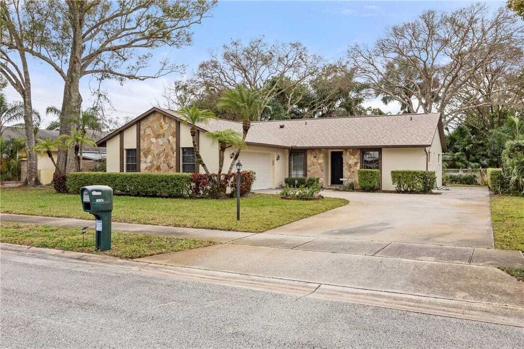 Property photo 1 of 27