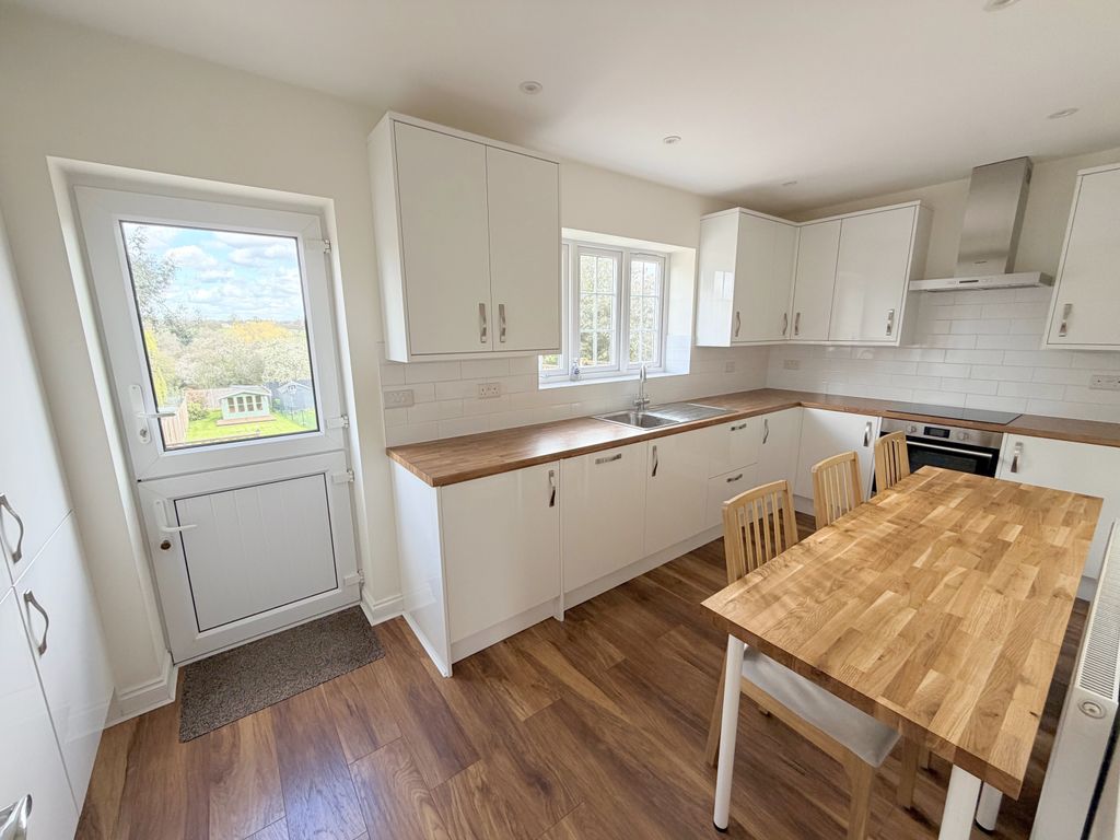 Property photo 3 of 12 5449315
