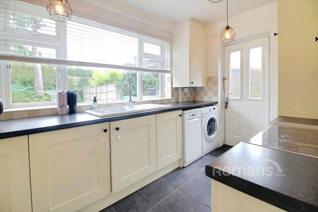 Property photo 2 of 8 Pbox-Img.Jpeg