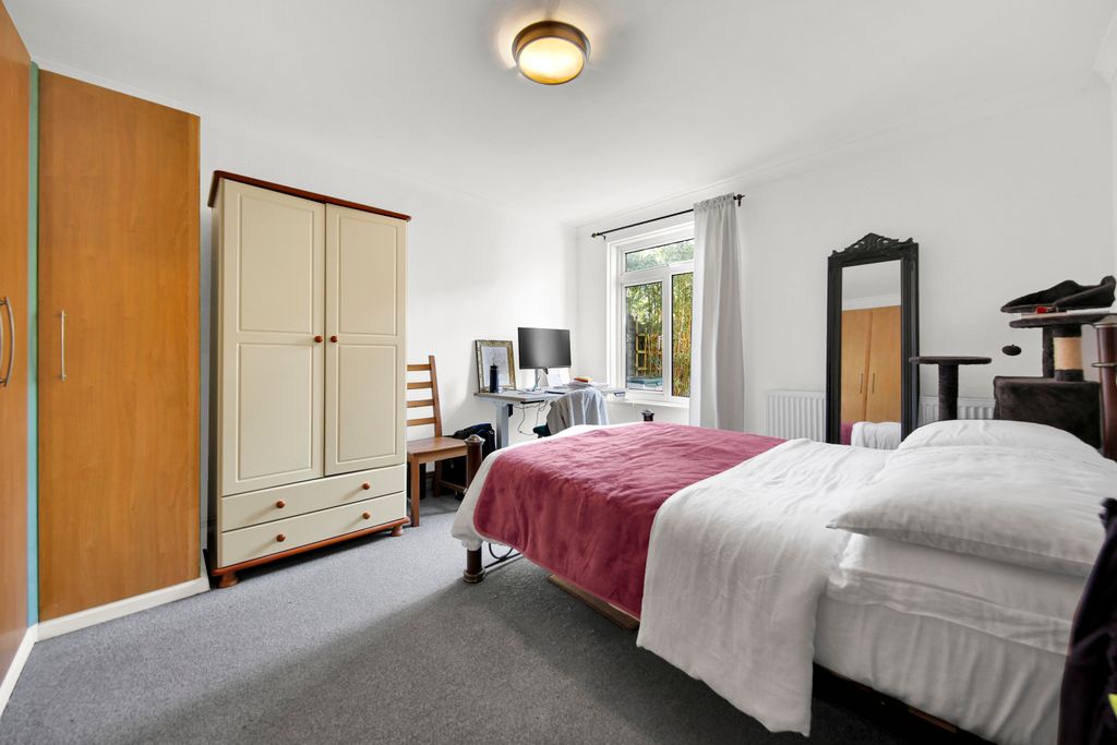 Property photo 2 of 16 Picture No. 03