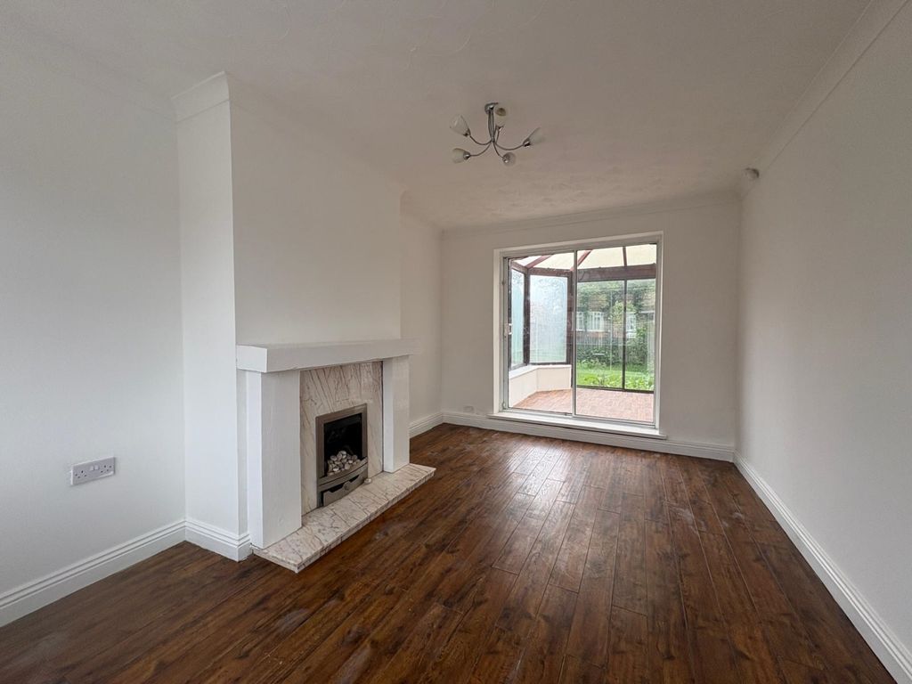 Property photo 2 of 7 3 Inverness Road 19.05 (4)