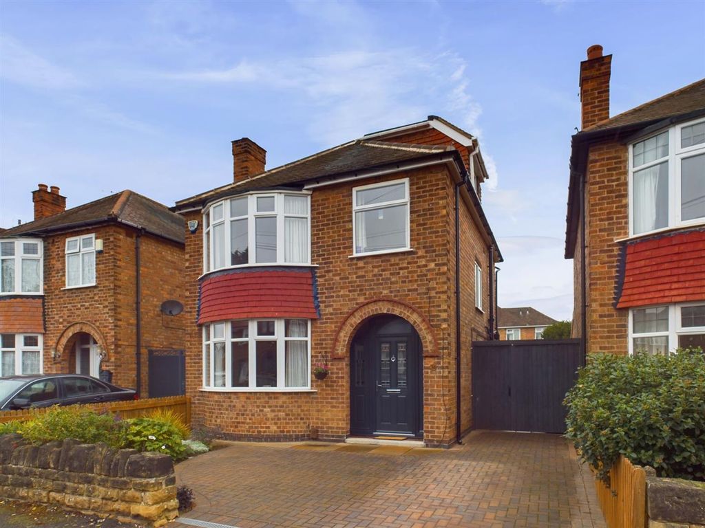 Property photo 1 of 28 Front