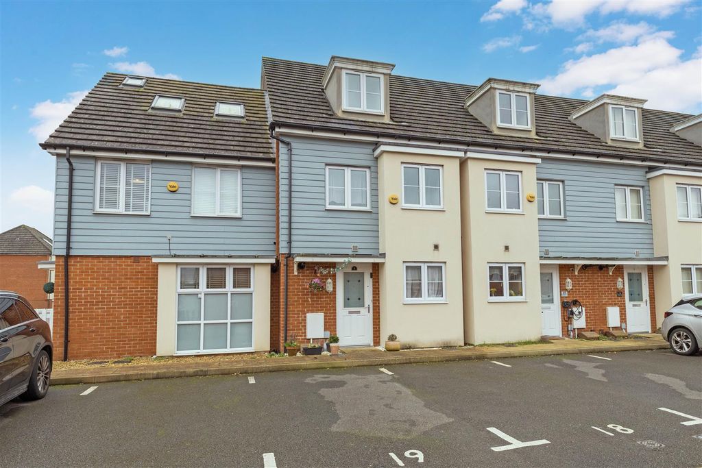 Property photo 1 of 18 1 Collier Close-3.Jpg