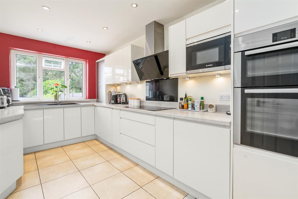 Property photo 3 of 17 66 Poplar Road Dorridge_4.Jpg