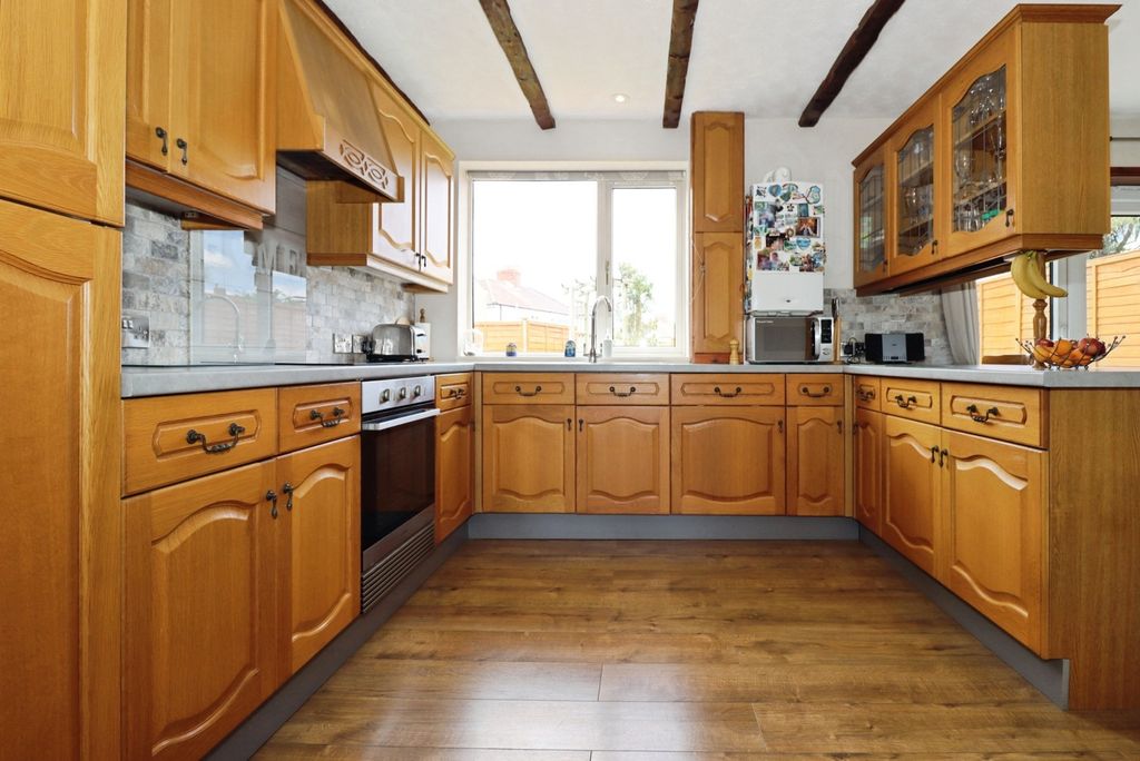 Property photo 3 of 19 Pbox-Img.Jpg