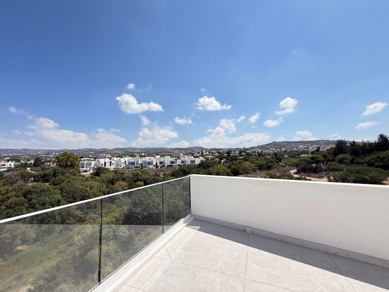 Property photo 3 of 17 Balcony