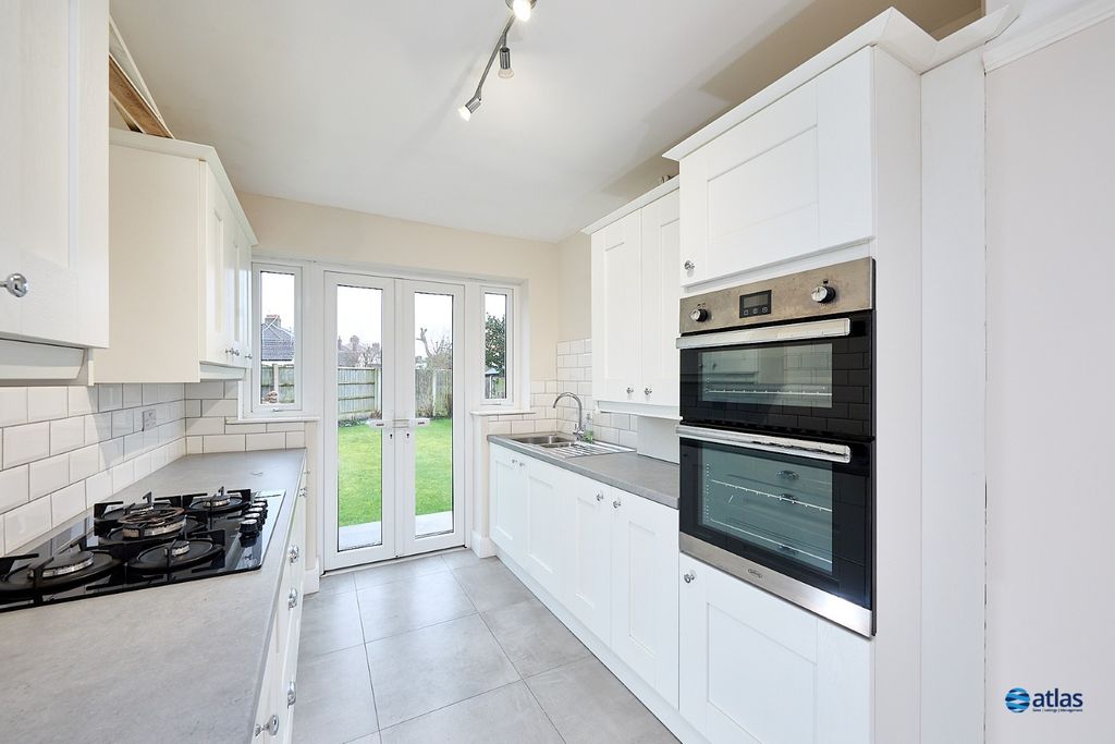Property photo 2 of 16 Kitchen