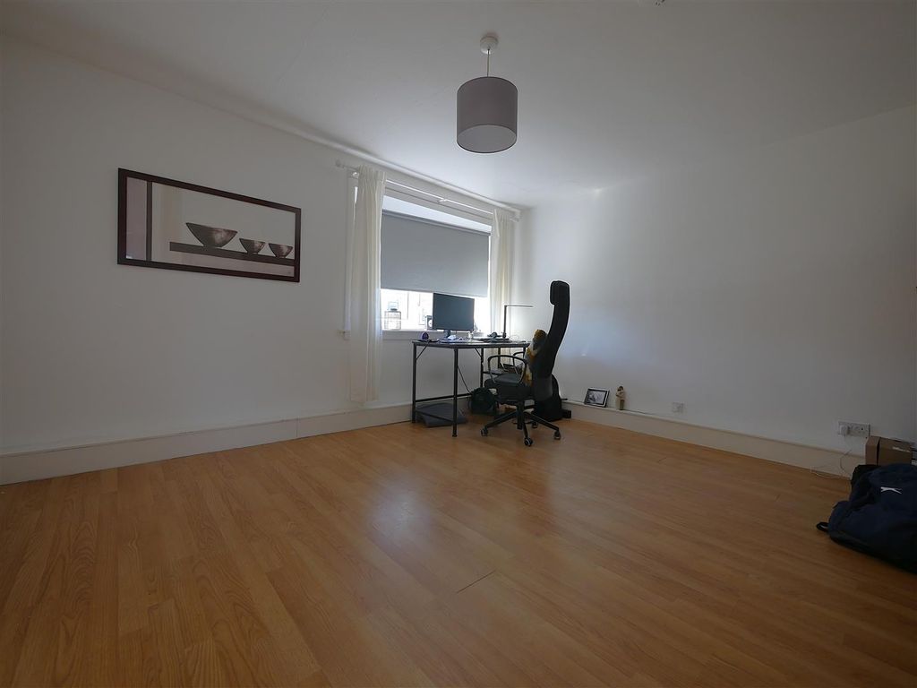 Property photo 2 of 5 P2120246.Jpg