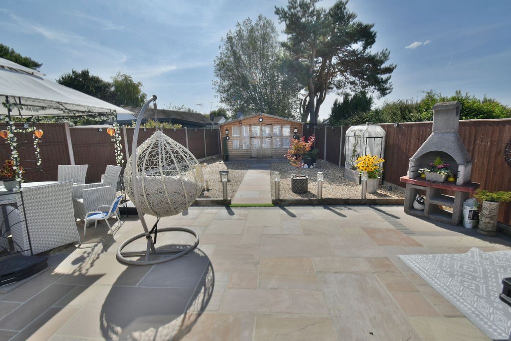 Property photo 2 of 11