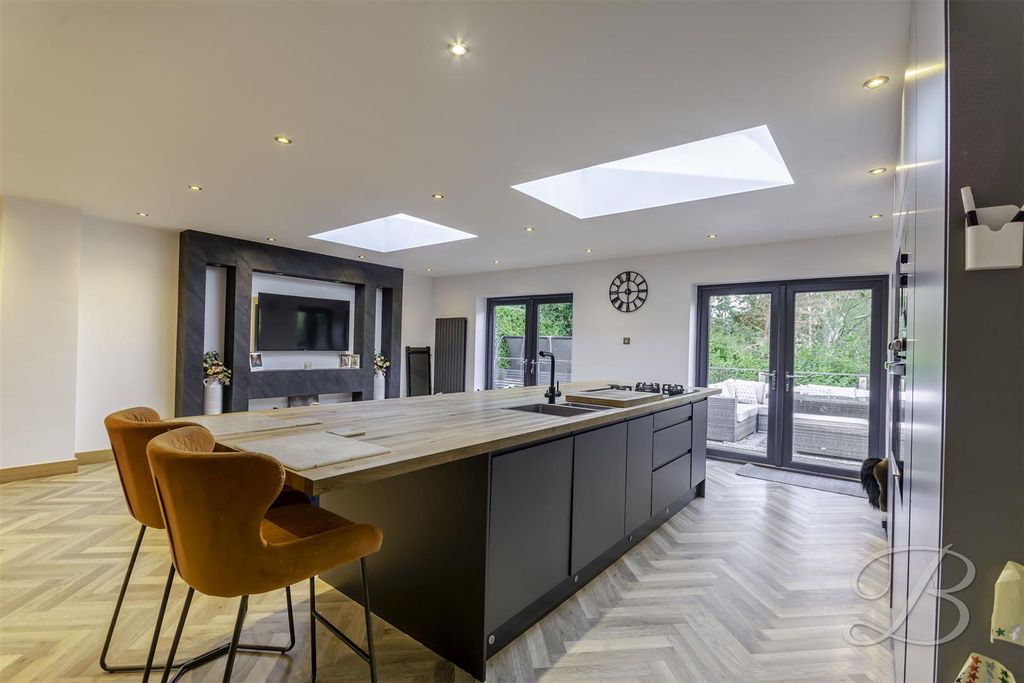 Property photo 2 of 31 Ccltd-3.Jpg
