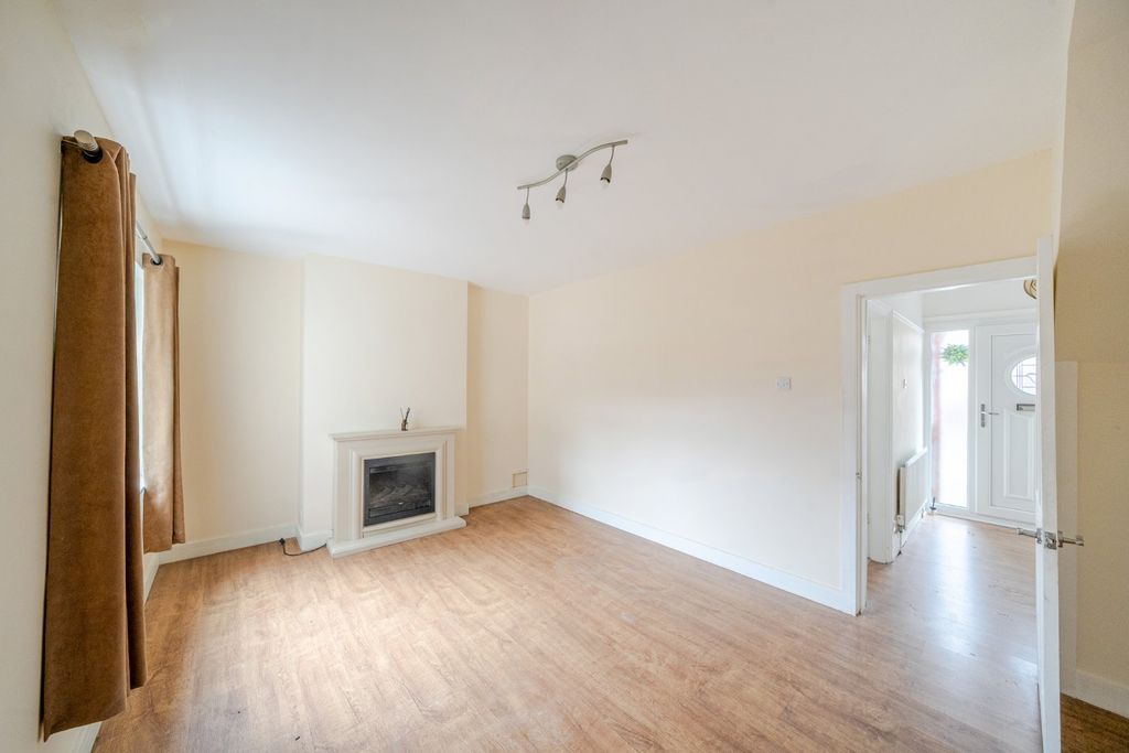 Property photo 2 of 14 Dining Room