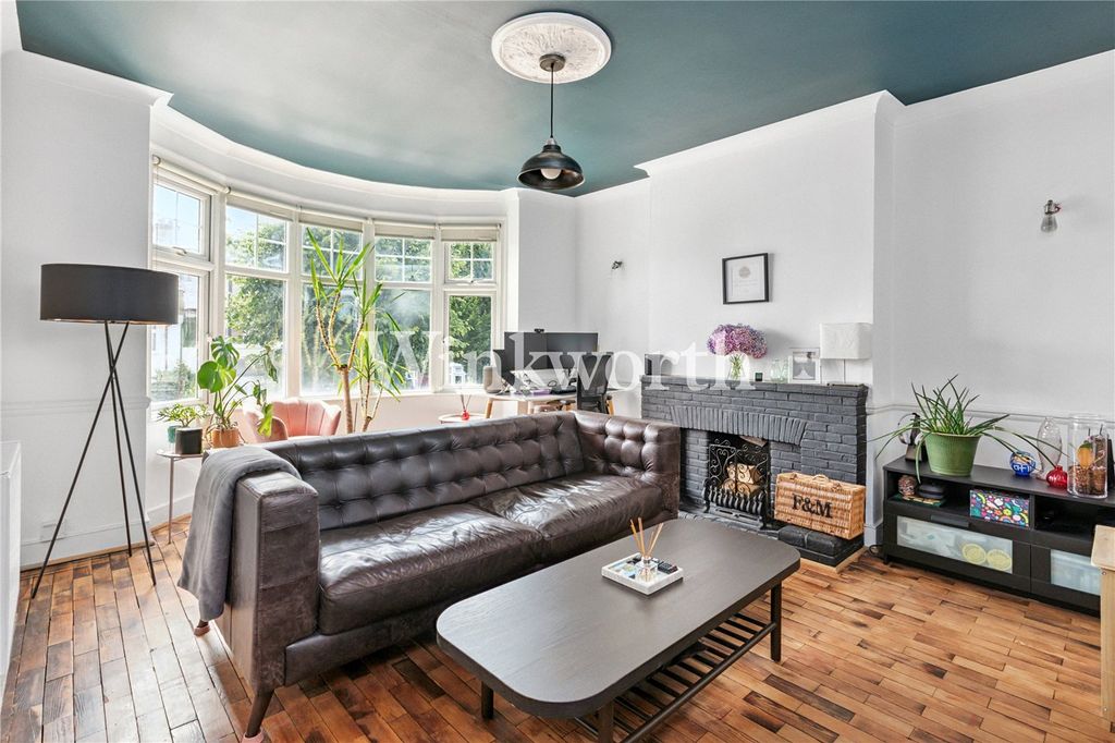 Property photo 3 of 12 Picture No. 11