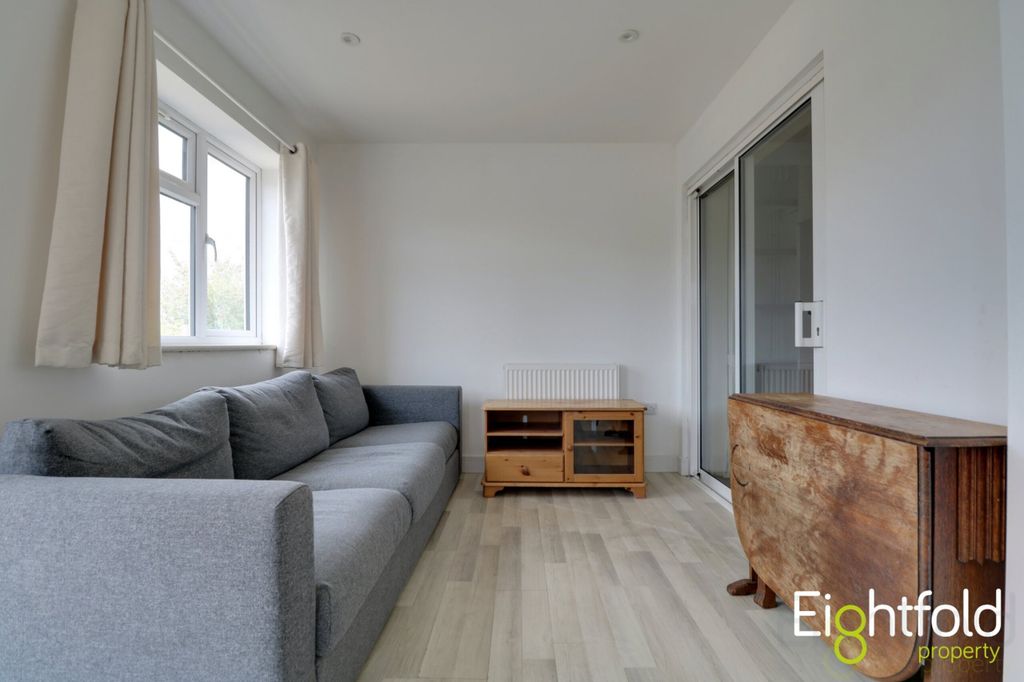 Property photo 2 of 10 Image