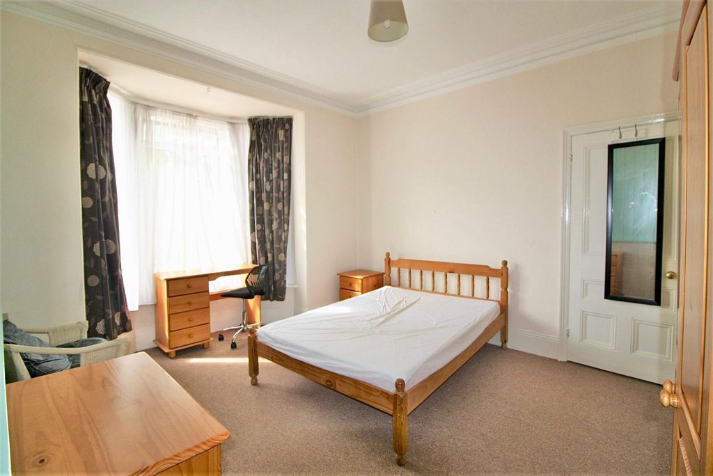 Property photo 2 of 5 5E7B7642-9Fdb-45c0-86d7-F8293E6124E1