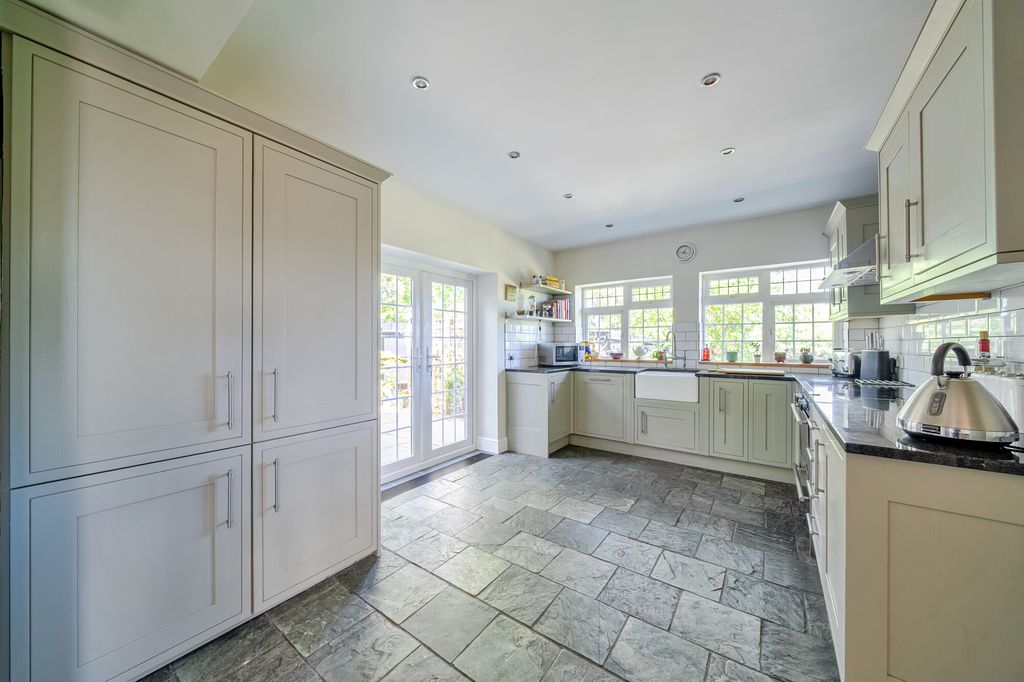 Property photo 3 of 30