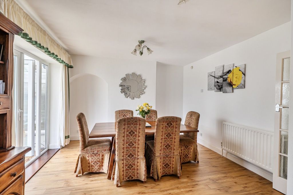 Property photo 3 of 16 Picture No. 23