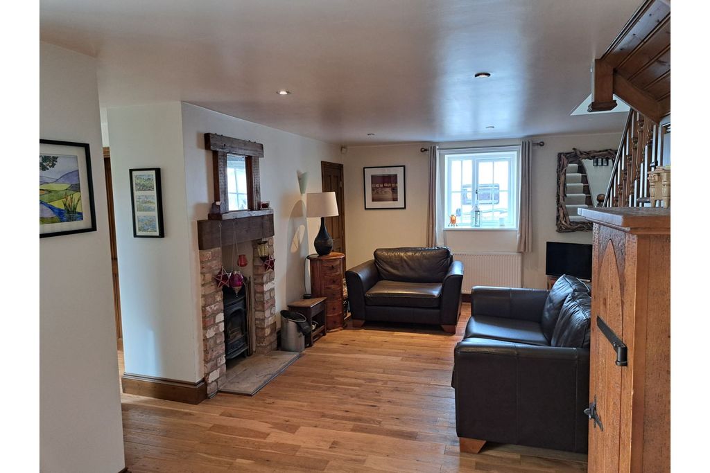Property photo 2 of 4 Snug