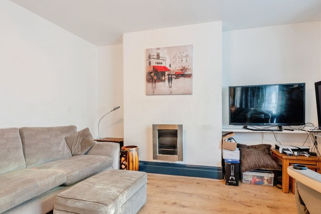 Property photo 3 of 12 Photo