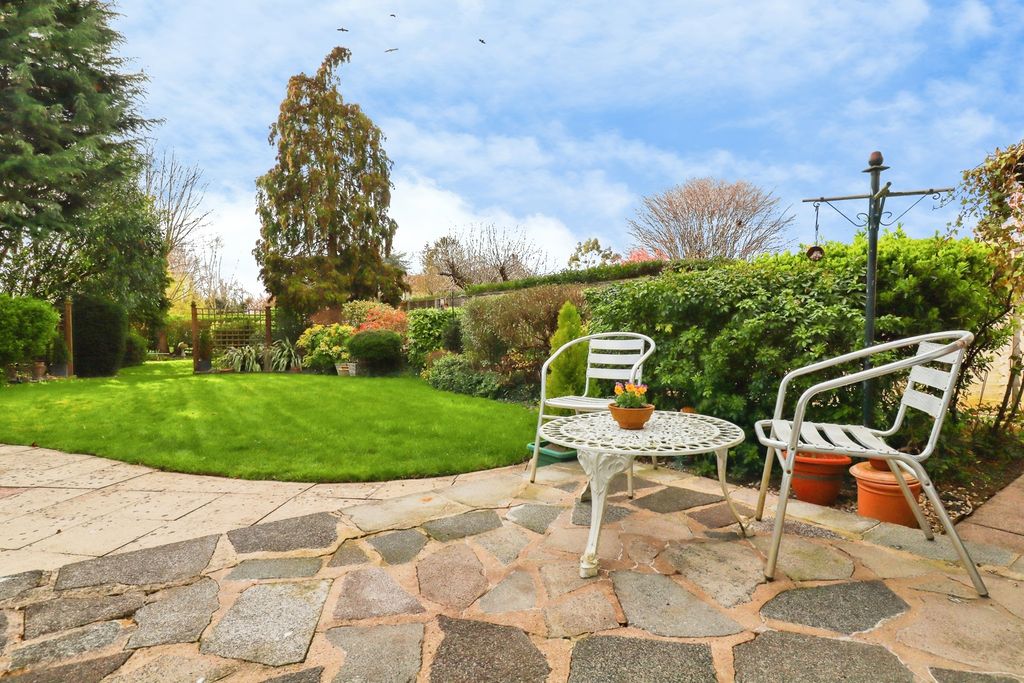 Property photo 3 of 24 Pbox-Img.Jpg