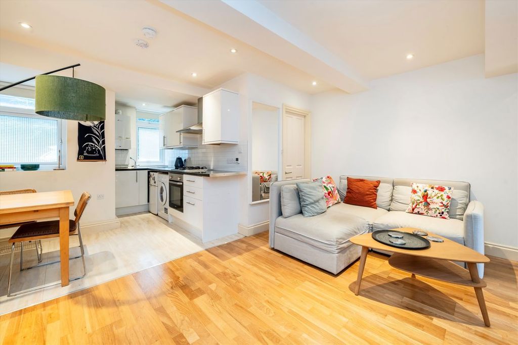 Property photo 2 of 7