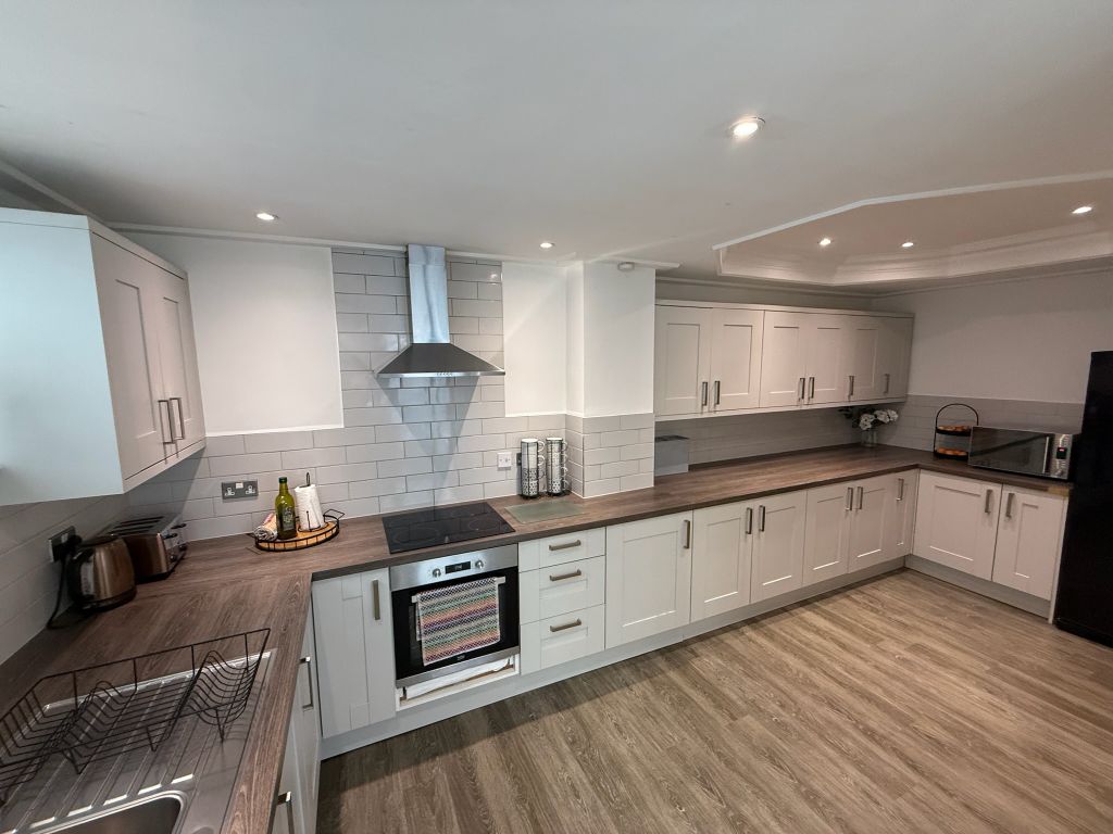 Property photo 3 of 25